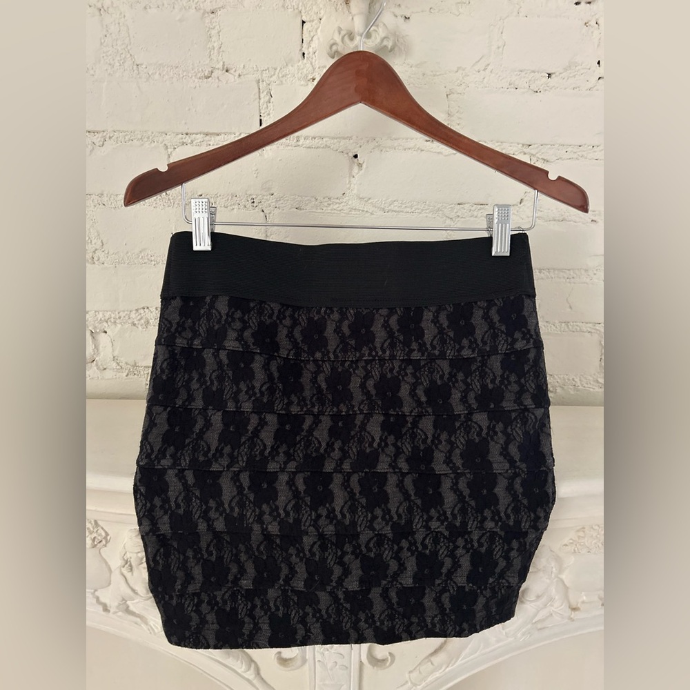 Guess Y2K Lace Bodycon Skirt 
Size: Small
NWT